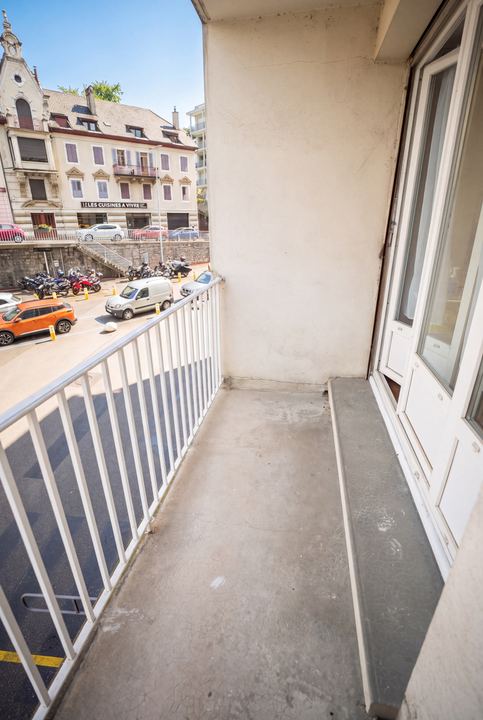 Balcon · côté rue